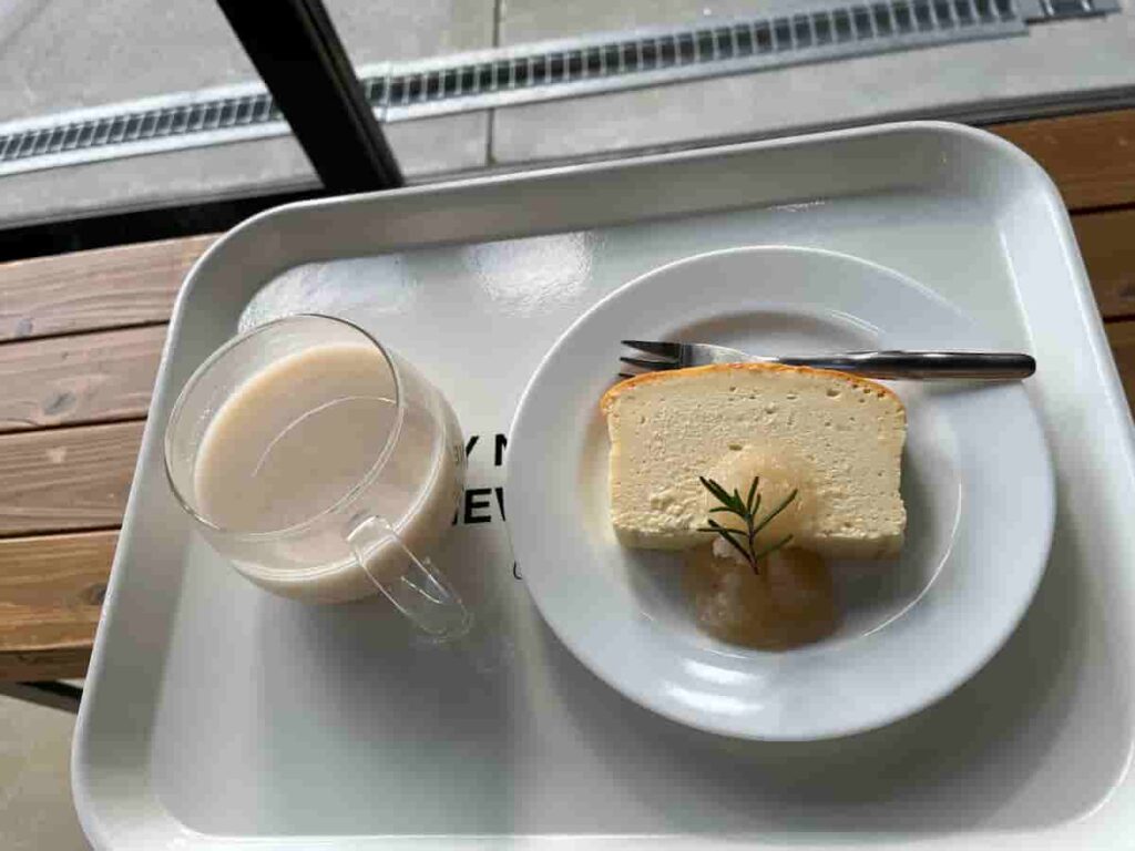 大嶺酒造で食べた酒粕チーズケーキの写真