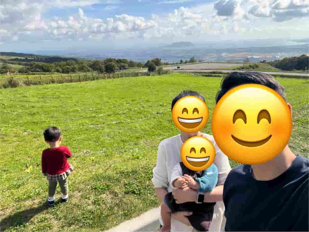 【北海道旅行Part1】0歳・2歳連れで巡る5泊6日の家族旅行|登別・函館編 2026.17-22 16 城岱牧場で撮った函館裏夜景と言われるスポット写真