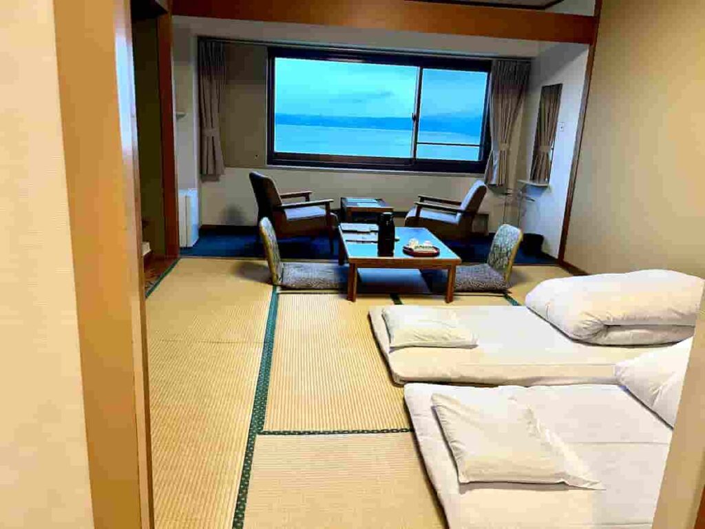 【北海道旅行Part2】0歳・2歳連れで巡る5泊6日の家族旅行|函館・洞爺湖・小樽・札幌 2026.9.17-22 13 函館観光ホテルの室内写真