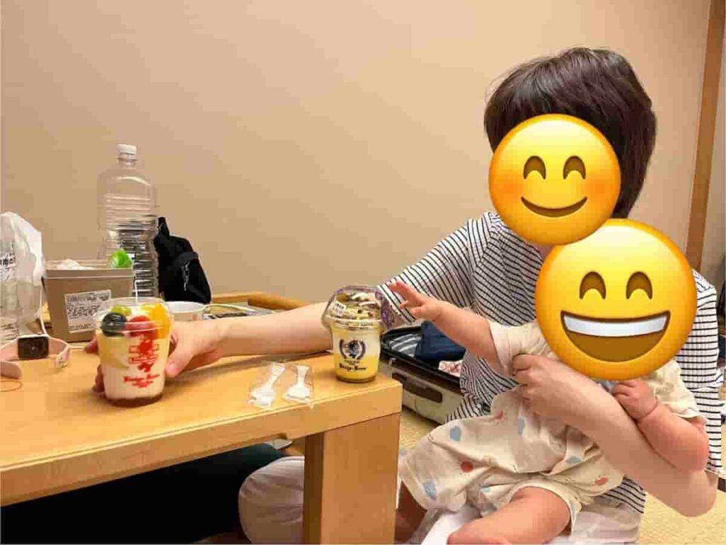 【神戸・岡山旅行log】異人館・倉敷・岡山後楽園を巡る旅 2024.6.27-29 11 ホテルでデザートに手をかけようとする娘の写真
